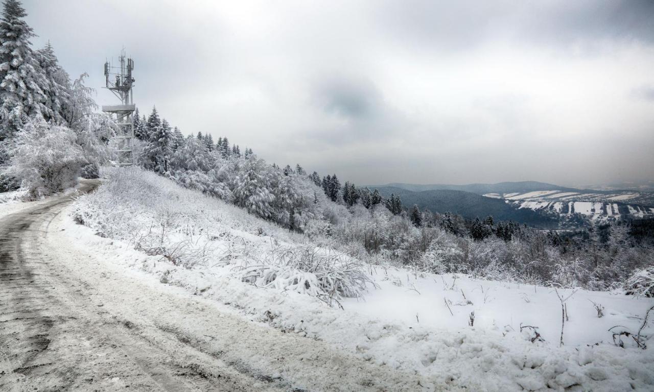 Sloneczny Chelm - Apartamenty W Gorach, Prywatna Sauna Jacuzzi Balia W Cenie, Spa, Grill, Stok Narciarski Myslenice, Sciezki Rowerowe, Rzeka Raba, Widok Na Tatry Luaran gambar